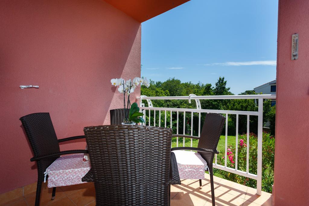 Apartman Snjezana Malinska Bagian luar foto