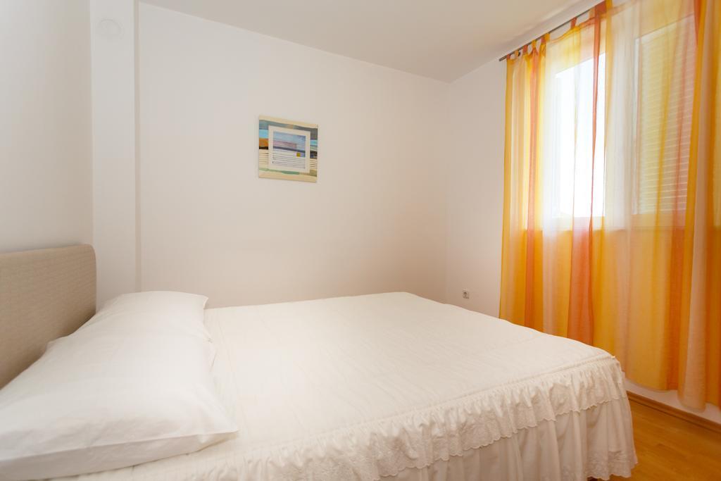Apartman Snjezana Malinska Bagian luar foto