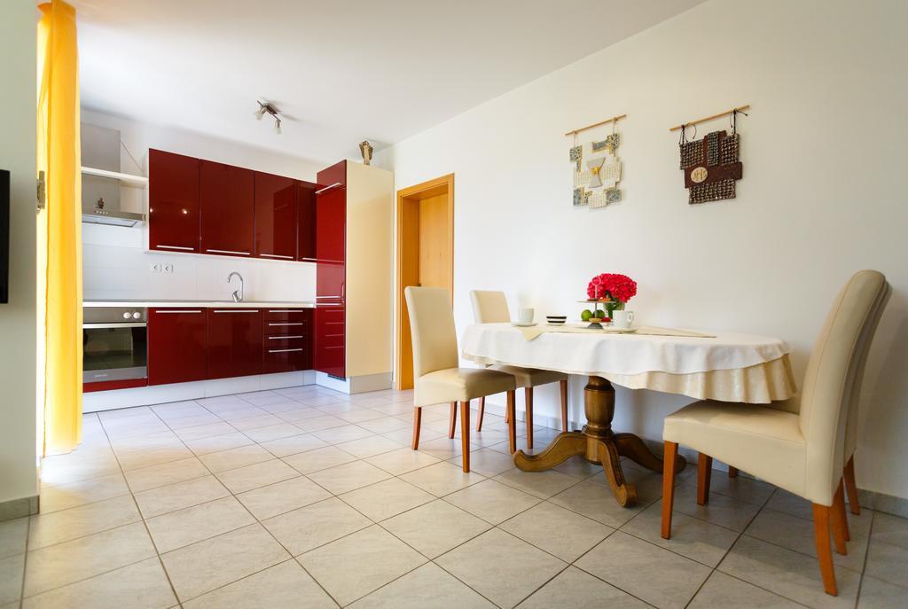 Apartman Snjezana Malinska Bagian luar foto