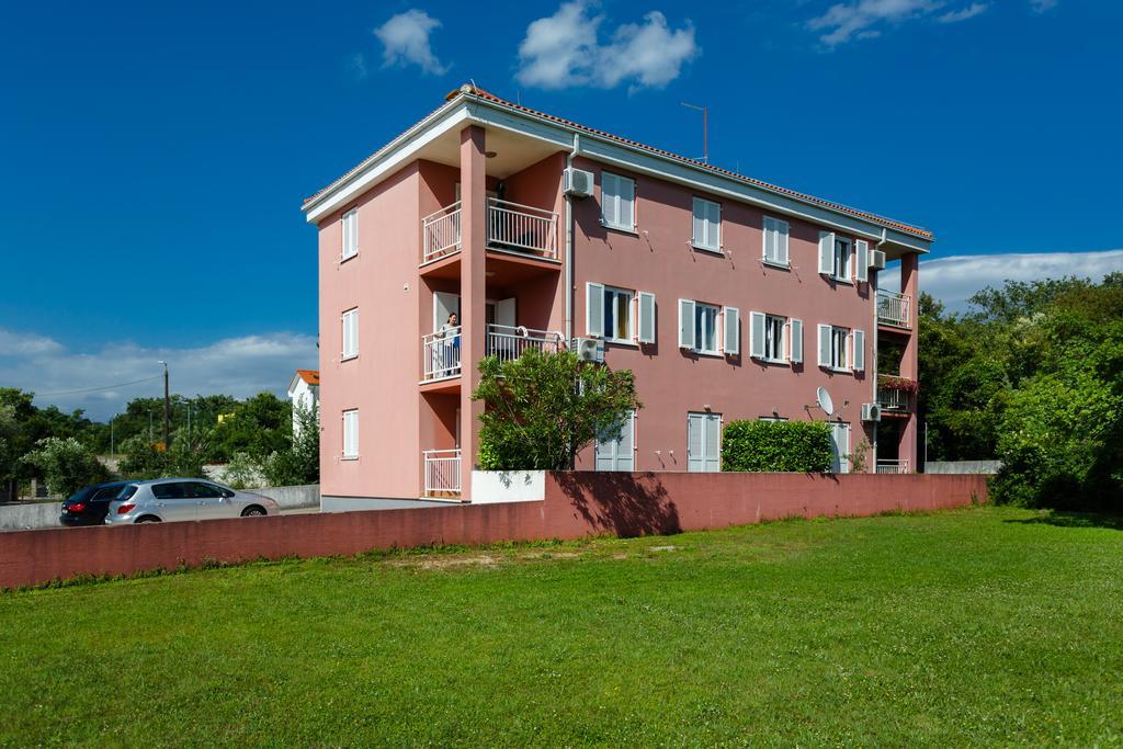 Apartman Snjezana Malinska Bagian luar foto