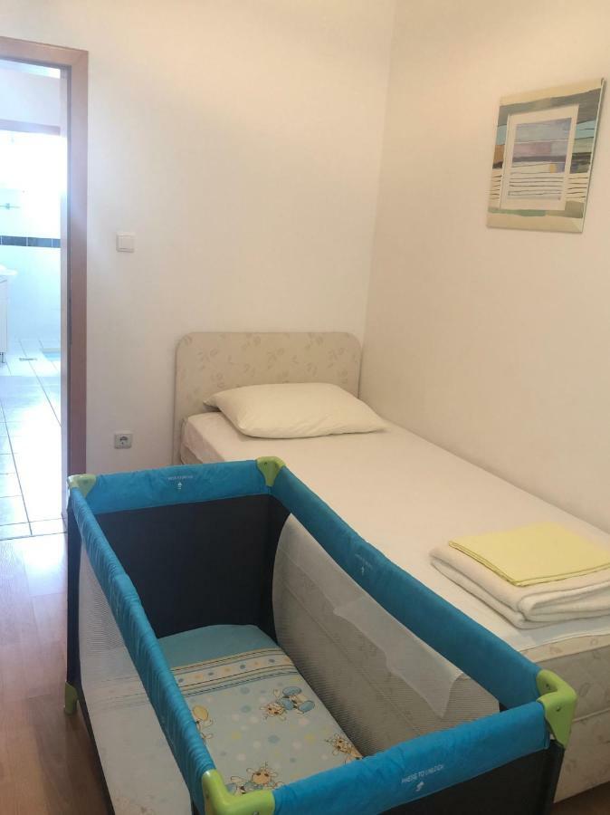 Apartman Snjezana Malinska Bagian luar foto